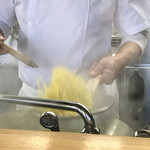 ぜんや - 目にも留まらぬ早技です！