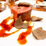 遠藤利三郎商店 - オーストラリア産牛フィレ肉のロースト
      ペリゴール風
      ふんだんにトリュフが使われています（≧∇≦）