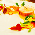 遠藤利三郎商店 - 仔ウサギとフォアグラのガランティーヌ
      アプリコットのピュレを添えて