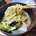 よし半 - サービスの味噌ラーメン