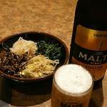 横浜ニュートン - 私、瓶ビール。ナムル盛合せ。