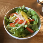 洋食食堂トロワ - ランチのサラダ
