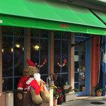 ロペズ - このお店のマスコットのクマちゃんもクリスマス仕様(￣(工)￣)