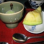 鉄板焼ステーキ 喜扇亭 - デザートの抹茶アイスとメロン