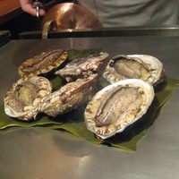 鉄板焼ステーキ 喜扇亭 東京ミッドタウン店 - 見事な黒鮑