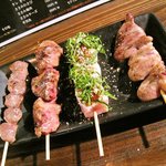 スタンドアップ トリウオ - 焼鳥は新鮮でレアなので美味しい