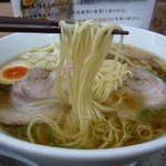 彩色ラーメンきんせい - 和風醤油（麺持上げ）