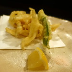 料理屋 壱 - 白魚とモロッコインゲンの天ぷら