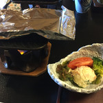 食べるお宿 浜の湯 - 鯵の干物とサラダ