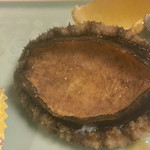 食べるお宿 浜の湯 - 大ぶりの鮑にバターをのせて。