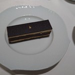 マイセン カフェ 阪急うめだ本店 - ダロワイヨオペラケーキセット