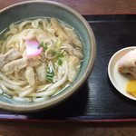 金比羅うどん - ごぼう天うどん＝４００円 大盛＋５０円
味にぎり＝１００円