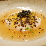 虎白 - 生の白ごま豆腐にキャビアと昆布とカラスミ