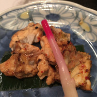 いけす鶴八 新栄店 - 河豚の唐揚げ、好みの柔らかさだ