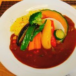 クレイヨンピピー - カラフルな野菜が入った野菜カレー670円税込
      食感はシャキシャキ