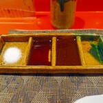 串の宝山 - 【2016.12】
      薬味は4種類