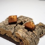 ラチュレ - 熊の脂で作ったフィナンシェ
      
      