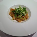 パスタ（魚介類と百合根のリボルネーゼ　カサレッチェ　ゆず風味）