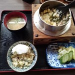 ドライブイン長谷川 - 山菜釜めし定食