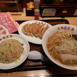 Oosaka Oushou - ラーメンパスポート2016で500円