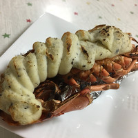 インカメラ コン テラッツァ - オマール海老のクリーム煮とポテトのオーブン焼き ～トリュフ風味～ 2,376円。