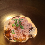 エクアトゥール - 香箱蟹、穂紫蘇 コンソメジュレ
                                