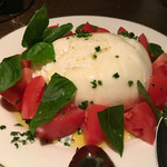 コリス - ブッラータとトマト