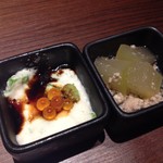 雫 - 突き出し。右のは冬瓜かな…