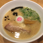 カーザ ルカ - ミニミラノとんこつラーメン(570円)