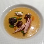 レストラン タテル ヨシノ 銀座 - キジのブイヨン仕立て 腿肉のキャベツ包みとクネル