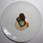 レストラン タテル ヨシノ 銀座 - チリメンキャベツ、フォワグラ、黒トリュフのテリーヌ