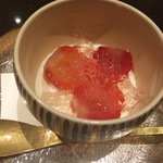 日本料理 晴山 - 蜂蜜と苺のプリン 白トリュフで香り付