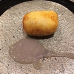 日本料理 晴山 - 松葉蟹のクリームコロッケ 自家製玉ねぎソース