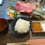 Gokujou Matsuzakaushi Ushioi Douchuu - 上ロースセット（焼き野菜・ごはん・赤だし付）2,800円