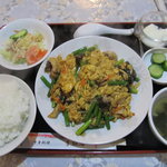 李飯店 - 木須肉【豚肉とにんにくの芽の卵炒め】セット(980円)