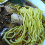 太尊 - 【2010.12.　初訪】　細麺はややポソッとした感じ