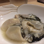 うを徳 - 生牡蠣釧路昆布〆