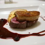 ジュエーメ - 蝦夷鹿のレアローストとフォアグラのソテー