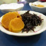 陸奥 こむらさき - 大根麦味噌漬けと芽ヒジキ