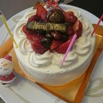 Furansuya - クリスマスケーキ。甘過ぎない生クリームに沢山のイチゴベリーや栗も乗っていました！とっても美味しかった！！