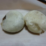 Ryuugetsu Dou - めかり饅頭、黒と白
