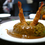 シチューとカレーの専門店 銀座 古川 - ドライピラフにクリームカレーをかけたところ