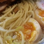 中華そば 多賀野 - 麺と味玉。ややゆるめ？