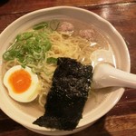 Gomi Tori - 名古屋コーチンラーメン680円