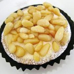 coffee Kajita - 松の実のタルト