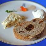 トゥールダルジャン - トゥールジャルダン・ブルードブレスと山羊のミルクのチーズ(2016.09)