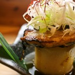Shichirin Sumibiyaki Sumi Maru - 厚切りチャーシューと大根煮