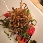 葡萄酒厨房　KUROYA - ごぼうと大根のサラダ