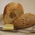 シェ・レノン - 自家製パン