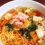 中国四川料理 秀峰 - 海の幸入りスープ麺1000円^^;